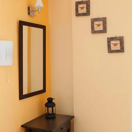 Xenon Christina Vivári