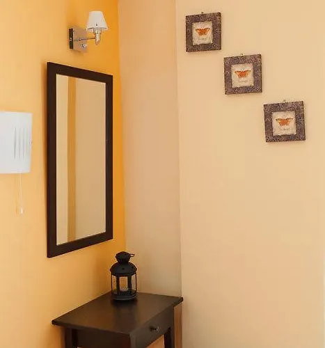 Xenon Christina Vivári